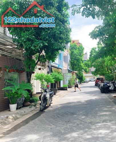 Bán gấp nhà Lê Đức Thọ - Nam Từ Liêm 70m2, 5T, KD, Ô tô, tầm tiền, nhỉnh 11 tỷ