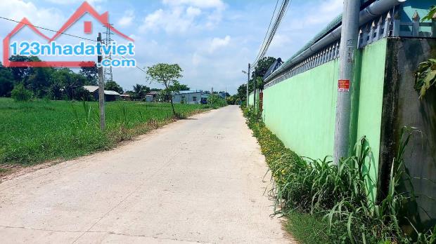 Bán đất  26x50m giá rẻ 2 tỷ 500 triệu ,xã Tân Phú , Huyện  Đức hòa, Long An.0974480757 - 4