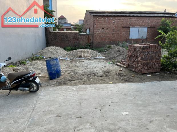 Phương Hưong Mạc  ,Từ sơn , Kinh doanh. phân Lô oto tránh