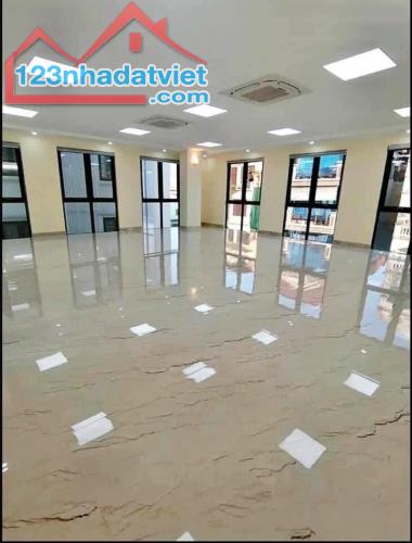 Bán nhà mặt đường Hoàng Quốc Việt 100m2 32 tỷ