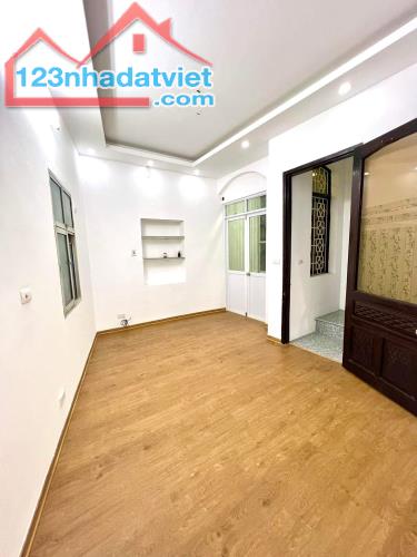 Nhà đẹp Bà đình ở ngay 44m², giá 4,8tỷ - 3