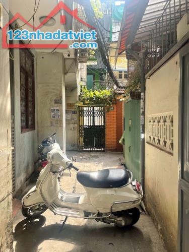 Nhà Giảng Võ đẹp như tranh, ngõ nông, gần ô tô. 36m2 Hơn 5 tỷ