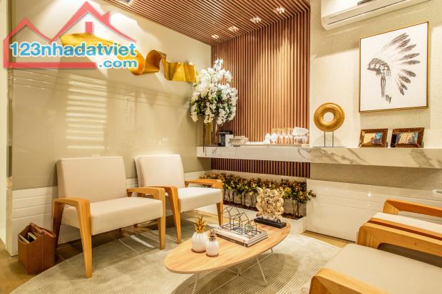 Bán Nhà 2 Tầng Trung Tâm Cạnh Cầu Rồng Quận Hải Châu - Ô Tô Đỗ Cửa - Giá : 5 Tỷ 4 - 2