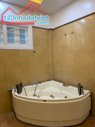 Bán nhà 5 tầng đường Hồ Ba Mẫu diện tích 40m2 mặt tiền 4m, Giá 5,2 tỷ, Lh 0911551516 - 4