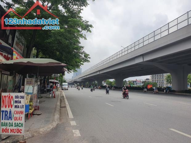 Bán Liền Kề mặt phố Phạm Văn Đồng, oto, kinh doanh 77m2 5 Tầng  Chỉ 10,5 tỷ - 1