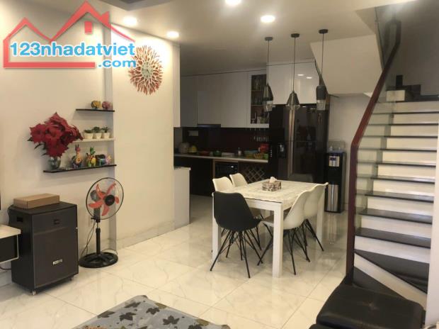 Nhà hẻm xe tải Huỳnh Văn Bánh, 5 tầng, 7.6 tỷ đang kinh doanh thu nhập 50 triệu/ tháng - 3