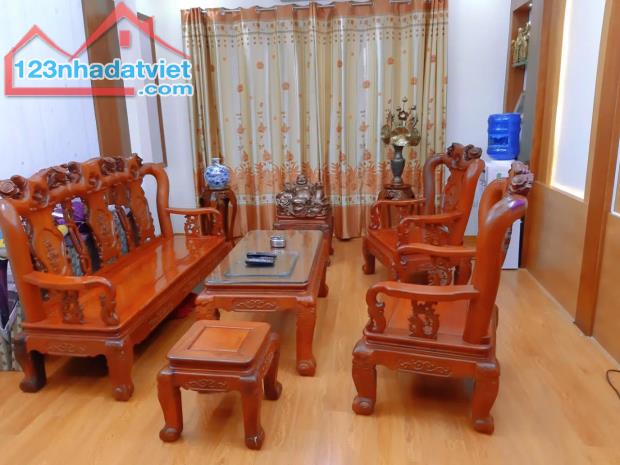 Bán Nhà Phố Nguyên Hồng Đống Đa, 52m x 5T, Ngõ ô tô KD, Giá 15 tỷ.