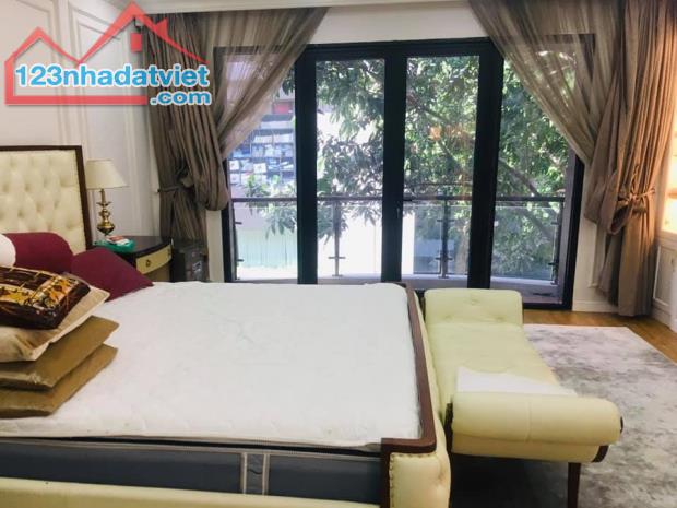 Kì Phẩm, Bán Mặt phố Lê Thái Tổ, Bảo Khánh,Hàng Hành, : 180m2, Mặt tiền 22m, 3tầng. VIP