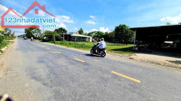Bán đất mặt tiền nhựa Tân Hội 8x40 giá 5.2 tỷ xã Đức Lập Thượng, Đức Hòa, Long An