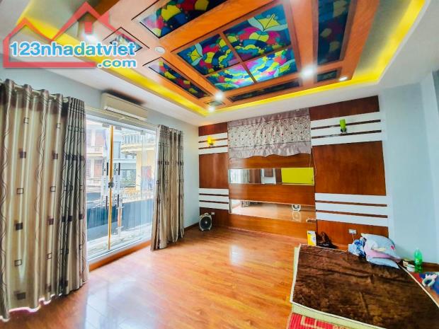 Bán nhà Cầu Giấy  Trung Kính 100m2 8t 16tỷ  phân lô,oto,gà đẻ chứng vàng dòng tiền ổn định - 1