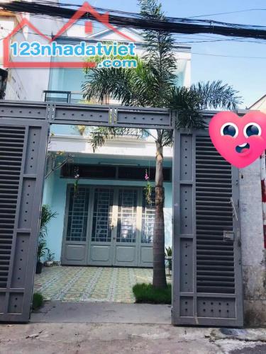 3 Mặt tiền thoáng Tân Phú, 84m2, ngang 4, chỉ 7.4 tỷ.