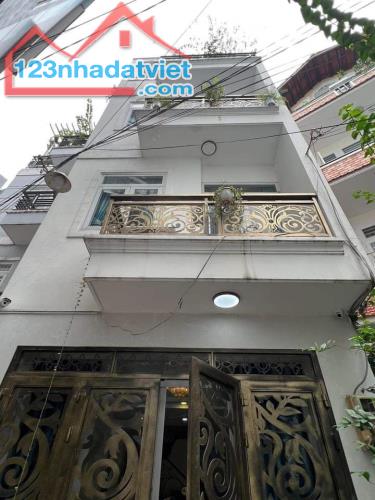 Cần bán gấp nhà, Lã Xuân Oai Q9 , hẻm ô tô 6m,4 tầng lầu 80m2.giá5tỷ550.
