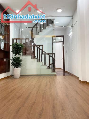 Bán nhà phố Vũ Thạnh, Gần Ga Cát Linh, Dt 35m2 x5 tầng, Mt 4m, Giá 5,2 tỷ