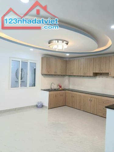 Cần bán gấp nhà,Lã Xuân Oai Q9 , hẻm ô tô 6m,3 tầng lầu 70m2.giá5tỷ100. - 2