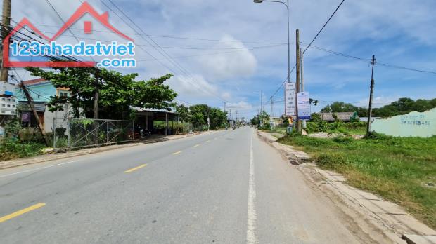 Bán  đất + nhà 5x54m , giá chỉ 2 tỷ 200 triệu, thị trấn Đức Hòa , Đức Hòa, Long An.
