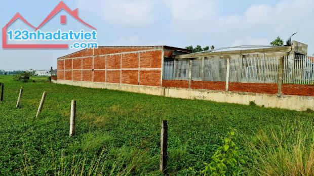 Bán  đất + nhà 5x54m , giá chỉ 2 tỷ 200 triệu, thị trấn Đức Hòa , Đức Hòa, Long An. - 1
