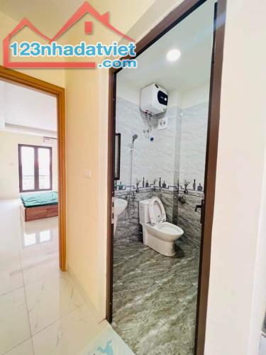 RẺ ĐẸP/N.NÔNG/RỘNG/OTO/G.PHỐ Bát Khối 34m 5 Tầng 3.75 Tỷ Long Biên/0904264580. - 3