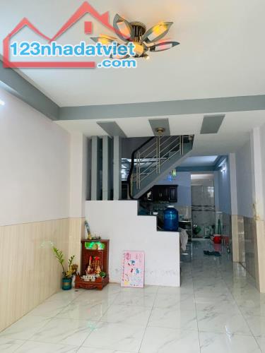 Bán gấp hẻm gần MT Mai Văn Vĩnh, quận 7, 36,2m2, 3 tầng, giá chỉ 3,3 tỷ,LH 0989149953.