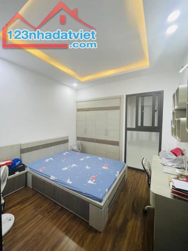 Nhỉnh 7 Tỷ Có Ngay Nhà Nguyễn Phúc Lai 42m×5T. Ngõ Ô TÔ - 20m Ra Mặt Phố - 1