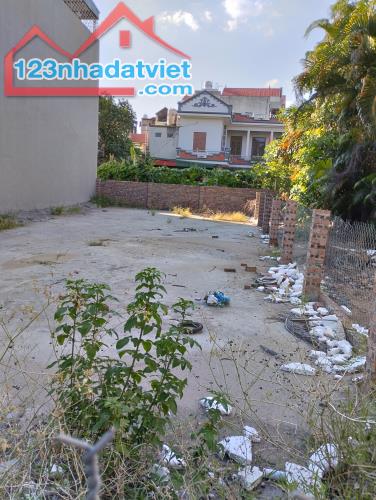 Mặt phố Từ Sơn  - Kinh doanh đỉnh - Giá rẻ giật mình. Hơn 4 tỷ.