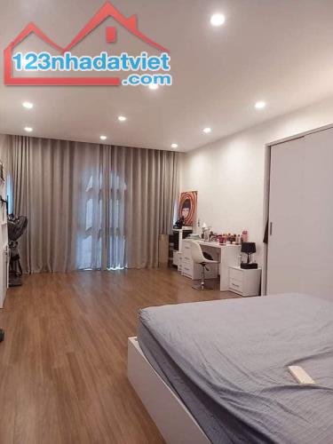 Tôi Cần bán siêu phẩm mặt phố Võng Thị 110m2, 9T, thang máy,vỉa hè  kinh doanh đỉnh - 1