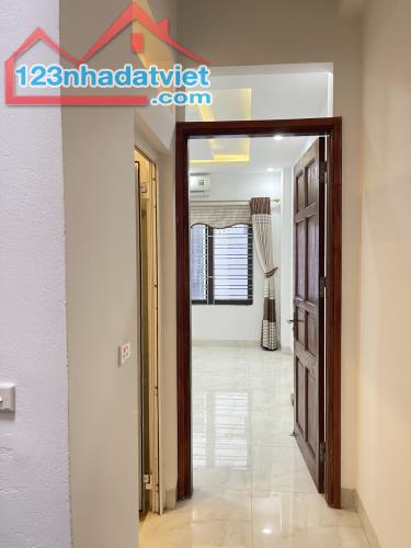 Bán nhà Thái Thịnh, Đống Đa, KD, ô tô, lô góc, 2 thoáng, nhà đẹp,38m2x5T, MT4.2m, 5.8 tỷ. - 1