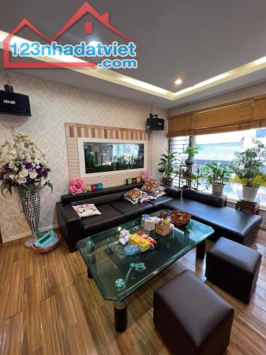 Bán nhà Phân Lô 136 Hồ Tùng Mậu, Lô Góc, Kinh doanh, 3 Mặt Thoáng, Oto tránh 54m2, 8 tỷ.