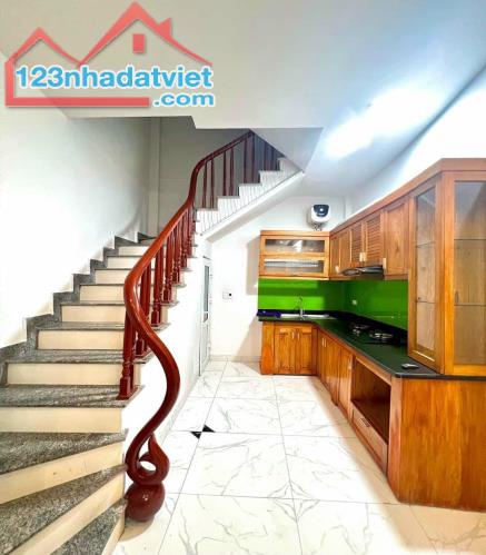 NHÀ ĐẸP NGUYỄN CHÍNH, SỔ VUÔNG, TIỆN ÍCH BẠT NGÀN - 30M2, 5 TẦNG, 3.5 TỶ - 3