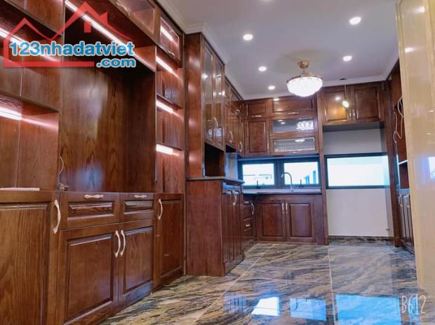CẦN BÁN NHANH CĂN NHÀ SIÊU ĐẸP, Ô TÔ VÀO NHÀ, DT 50M2 x 8 TẦNG, MT 4M, GIÁ 14,5 TỶ.