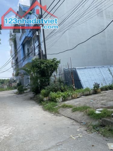 Mặt phố Vũ Xuân Thiều kinh doanh 250m2 vỉa hè đá bóng hai thoáng
