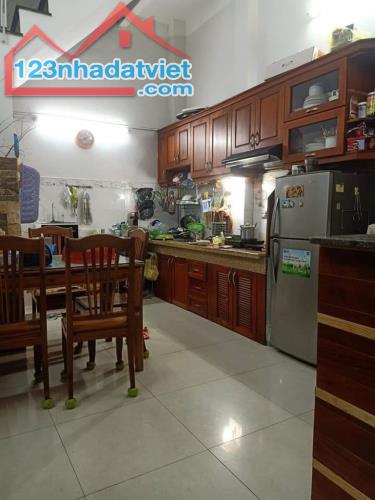 Cần bán gấp nhà,Hoàng Hữu Nam Q9 ,Hẻm ô tô 5m,3tầng lầu 120m2.giá6tỷ500. - 1