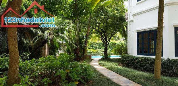 Ơ kìa mặt phố Võ Chí Công Cầu Giấy phân lô vỉa hè – hai mặt phố - KD 925m2 Giá 325 tỷ . - 1