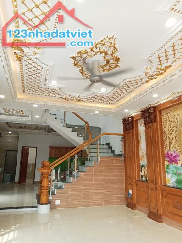 Bán biệt thự mới xây 2 lầu trệt 2 mặt tiền 14 tỷ/154m2 - 1