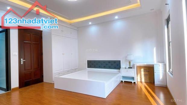 Bán nhà khu Vip Ái Mộ - Bồ Đề 72m2 x 5m MT x 6, Giá 15.6 tỷ, thang máy, ô tô, kinh doanh. - 4