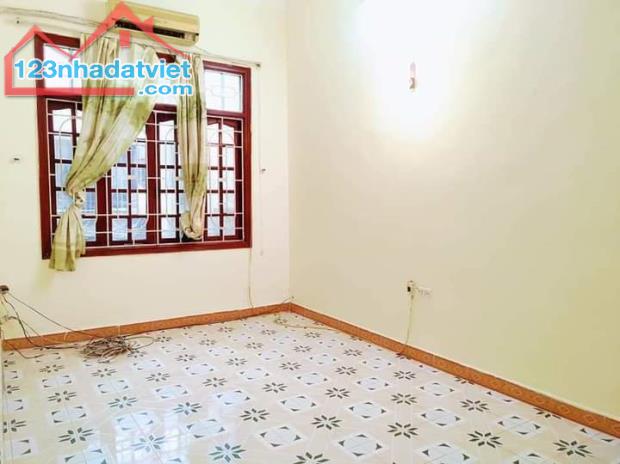 Bán nhà mặt phố chính chủ 88m trung tâm Tây Hồ. Mặt tiền 5.6m - 2