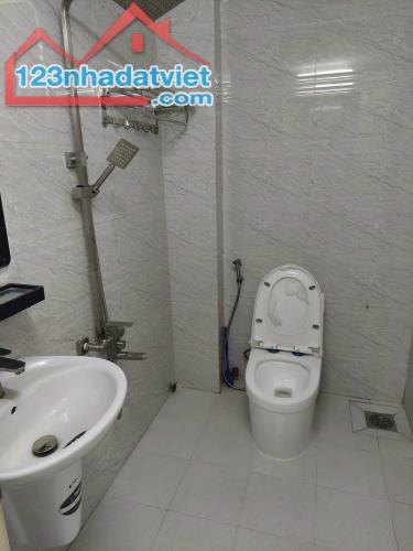 Nhà sát đường Đỗ Xuân Hợp Phước Long B 85m2 ngang 7m giá chỉ nhỉnh 5 tỷ - 5