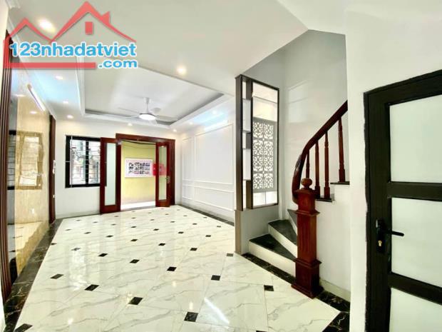 Bán nhà Tây Mỗ, Nam Từ Liêm 5 Tầng 4P Ngủ, nội thất mới đẹp giá nhỉnh 3 tỷ - 1
