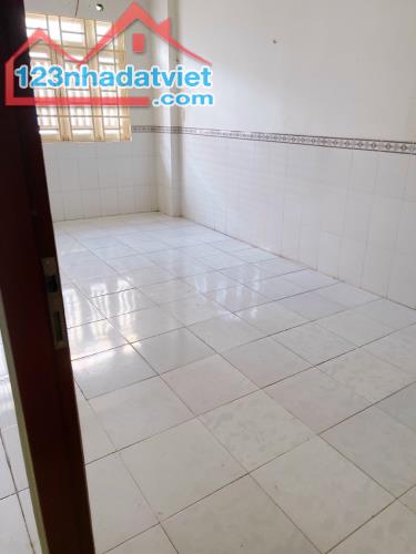 💥 Nhà gấp bán, HXH, đường Phú Định, Quận 8, 60m2, 3 tầng, 4PN, ô tô vào nhà, nhỉnh 4 tỷ x - 3