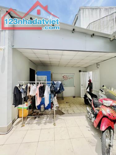 Siêu rẻ, Quận 10, diện tích khủng 182m2, giá siêu mềm 90 triệu/m2