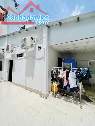 Siêu rẻ, Quận 10, diện tích khủng 182m2, giá siêu mềm 90 triệu/m2 - 1
