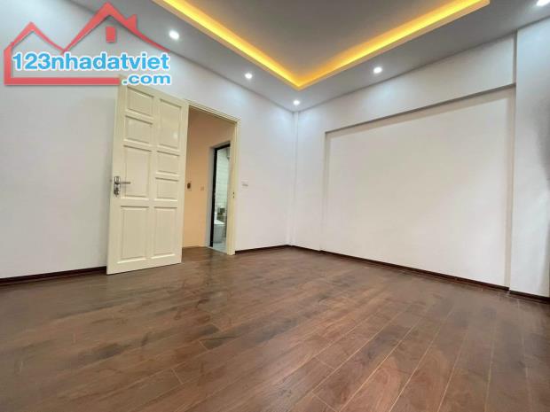 Bán nhà riêng 33,7m² * 5T, giá 3,7 tỷ. Cầu Cốc, Miêu Nha, Tây Mỗ, Nam Từ Liêm. - 3