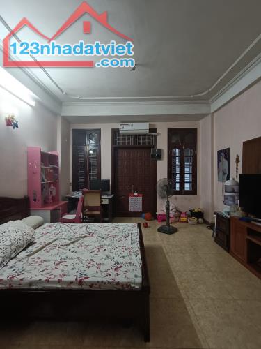Cần bán gấp nhà phân lô phố Nghĩa Đô 60m2, 5T, ô tô tránh vỉa hè kinh doanh, hơn 17 tỷ - 2