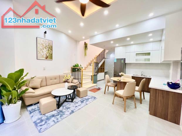 💥 Bán nhà 3 tầng Kiệt Oto Thái Thị Bôi, gần Chợ, Trường học, DT 55m2 - nhỉnh 3 tỷ