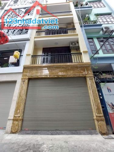 C.C BÁN TOÀ 5 TẦNG, PHỐ Nguyễn Khang. MB 76M². Chào 16 tỷ.