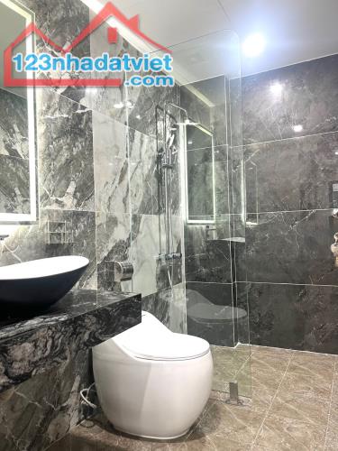 Nhà 70m2 xây 6T, thang máy, gara 2 ô tô đầy đủ nội thất ở Nguyễn Văn Cừ, Q LB, HN 12.6 tỷ - 4