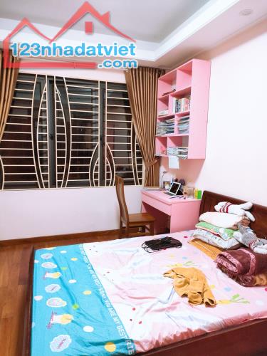 Chính chủ bán nhà riêng phố Kim Giang Hoàng Mai 44 m2 x 5T. Giá: 7 Tỷ - 2