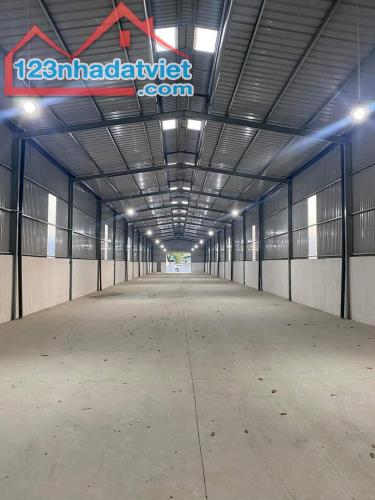 Cho thuê kho xưởng 1000m2, 2000m2 đường QL 1A, Bến Lức, Long An