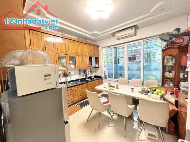 Cần bán gấp nhà phân lôTrần Quốc Hoàn 45m2, 6T, gara ô tô,ô tô tránh, tặng nội th - 4