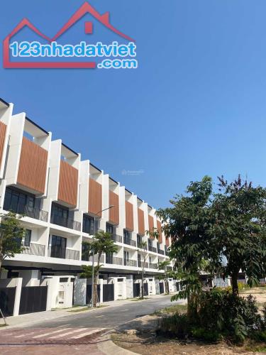 Bán nhà 1 trệt 3 lầu ST thanh toán 5 năm nhận nhà liền - Haruka Midori Park 0919433733 - 3