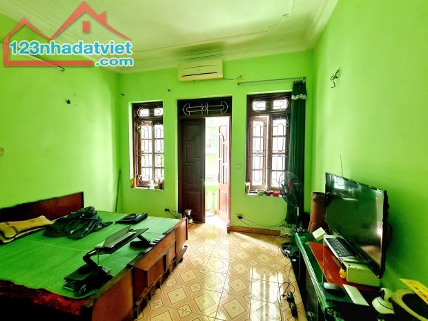 Bán gấp -  nhà ngõ 99 Định Công, Quận Hoàng Mai. DT: 35m, Giá: 6.5 tỷ - 2
